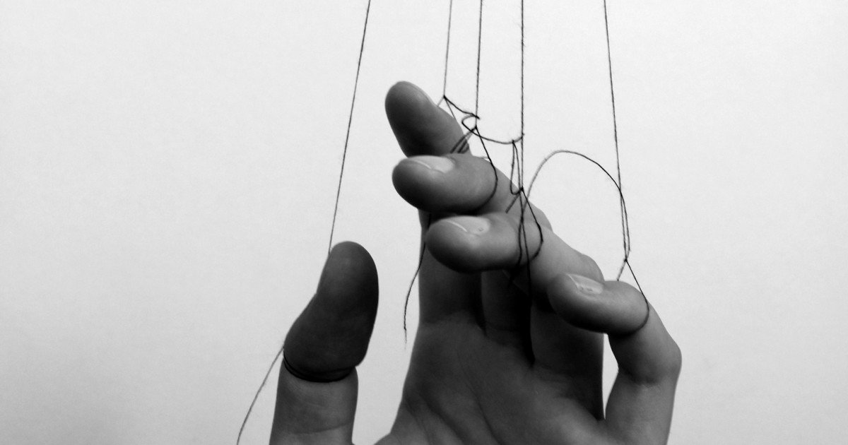7 Formas Sorprendentes de Manipularte Sin que Te Des Cuenta 2 7 formas sorprendentes de manipularte sin que te des cuenta