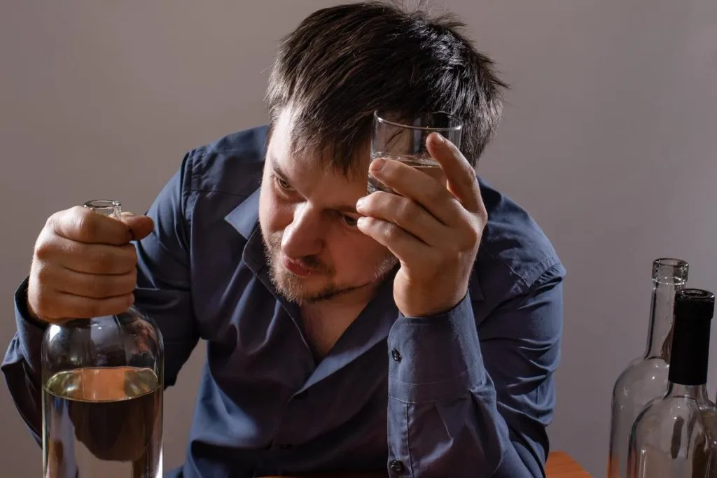 antidepresivos y alcohol riesgos ocultos que debes conocer
