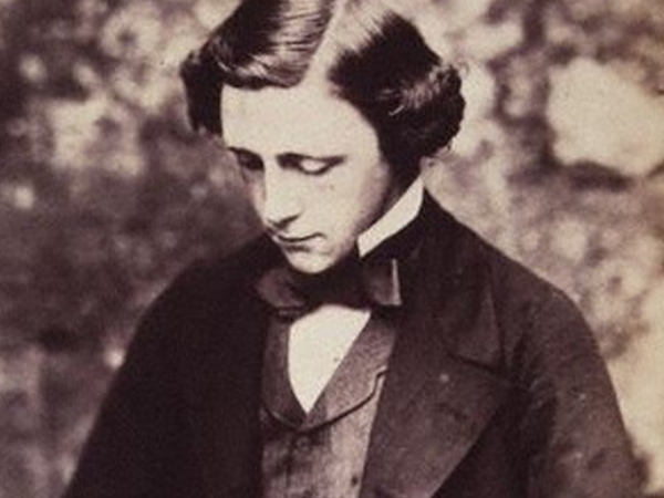 Biografía de LEWIS CARROLL - Descubre al CREADOR de Alicia 2 biografia de lewis carroll descubre al creador de alicia