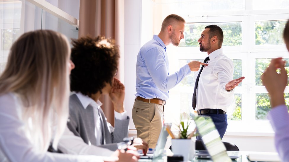 Bully y Víctimas: 10 Claves que Cambiarán Tu Perspectiva 2 bully y victimas 10 claves que cambiaran tu perspectiva