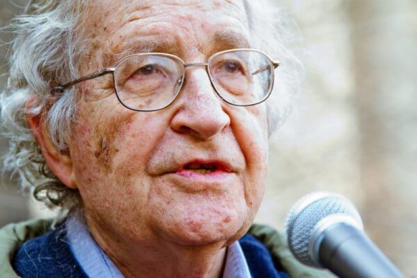 Chomsky y su TEORÍA DEL LENGUAJE - Descubre su IMPACTO 2 chomsky y su teoria del lenguaje descubre su impacto