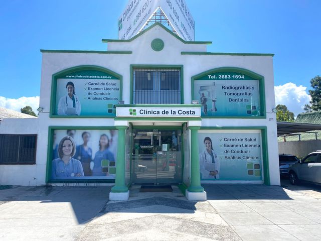 clinica de la costa atlantida contacta al telefono ahora