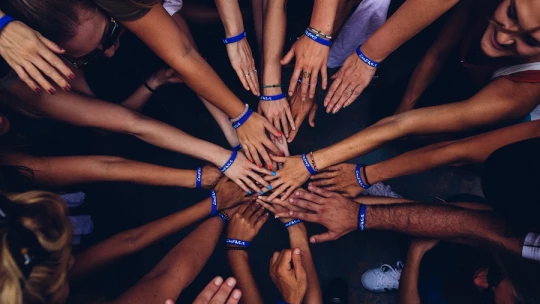 COMUNICACIÓN GRUPAL: TIPOS, OBJETIVOS y CLAVES ESENCIALES 2 comunicacion grupal tipos objetivos y claves esenciales