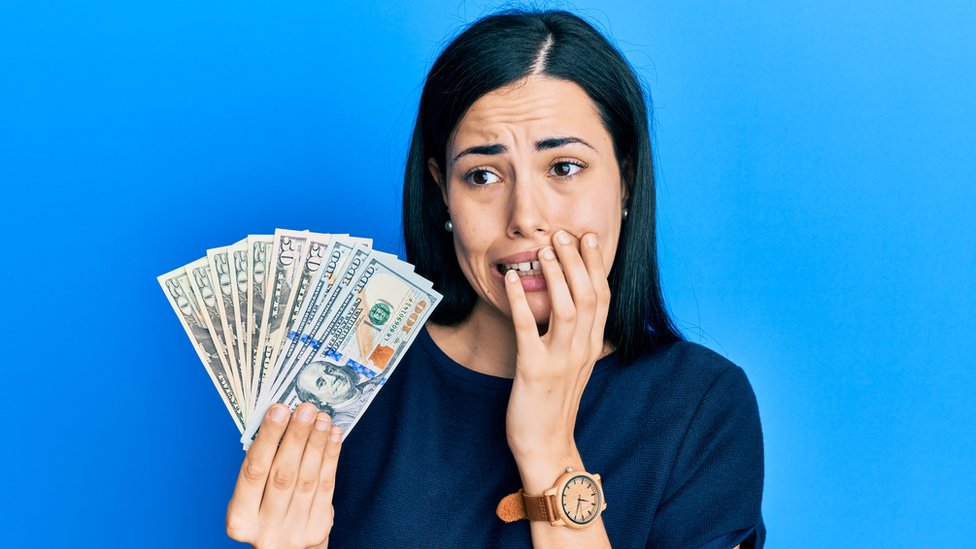 Deberle DINERO a los DEMÁS: Cómo gestionar la ANGUSTIA 2 deberle dinero a los demas como gestionar la angustia