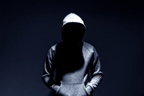 desindividuacion que ocurre cuando se oculta la identidad