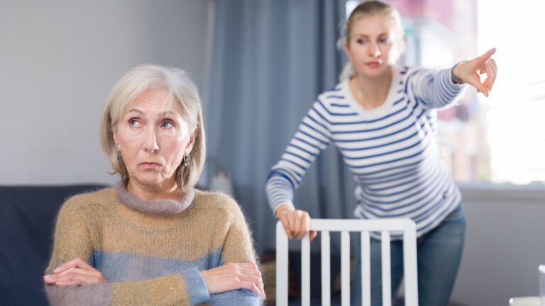 Hijos INDIFERENTES a su Madre: 10 RAZONES del DESPRECIO 8 hijos indiferentes a su madre 10 razones del desprecio