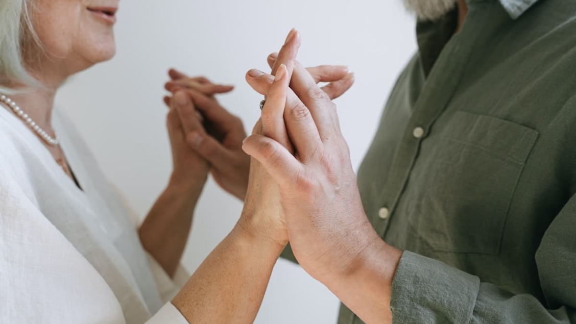 Lenguaje Corporal: 7 Pautas para RECONOCER Señales CLAVES 2 lenguaje corporal 7 pautas para reconocer senales claves