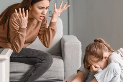 Maltrato Verbal en NIÑOS - Cómo DEJA una HUELLA DURADERA 10 maltrato verbal en ninos como deja una huella duradera