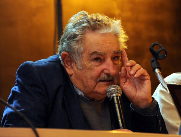 Mujica FRases: 35 PENSAMIENTOS del Peculiar José Mujica 2 mujica frases 35 pensamientos del peculiar jose mujica