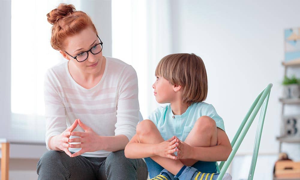 MUTISMO SELECTIVO: SÍNTOMAS, CAUSAS y TRATAMIENTO ESENCIAL 2 mutismo selectivo sintomas causas y tratamiento esencial