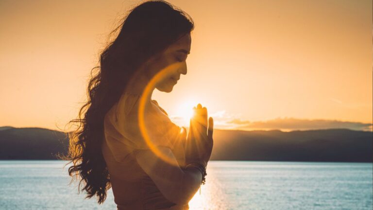 NAMASTE vs NAMASTÉ - DESCUBRE su SIGNIFICADO y ORIGEN 2 namaste vs namaste descubre su significado y origen