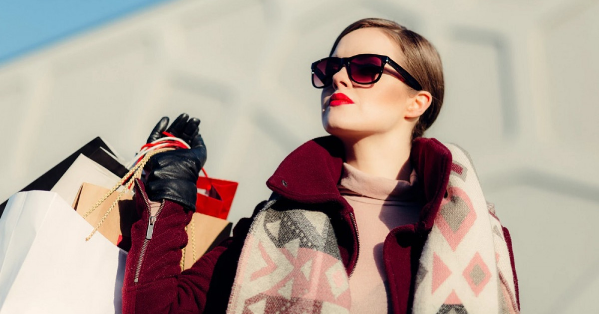 Personas MATERIALISTAS: 6 RASGOS que Definen su CARÁCTER 2 personas materialistas 6 rasgos que definen su caracter