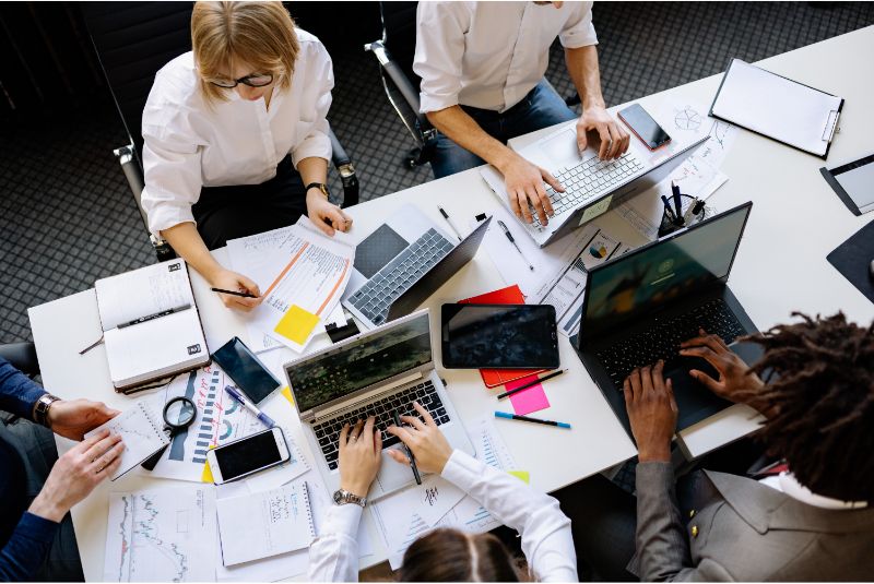 QUÉ SIGNIFICAN las SIGLAS CEO, CTO, CCO, COO DESCÚBRELO 2 que significan las siglas ceo cto cco coo descubrelo