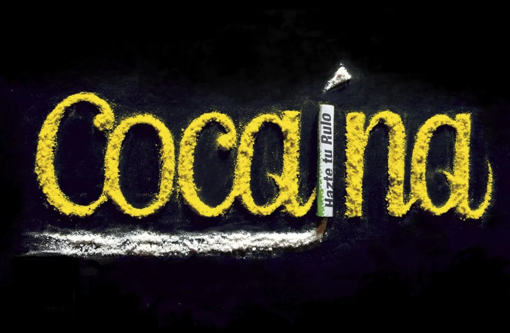 RAYAS DE COCAÍNA: COMPONENTES y PELIGROS que Debes Conocer 2 rayas de cocaina componentes y peligros que debes conocer