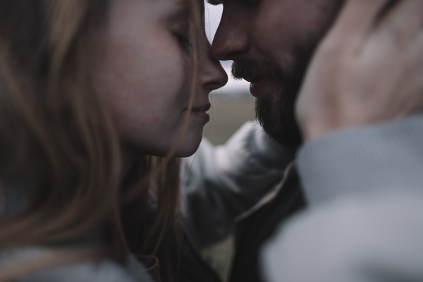 RED FLAGS en un Hombre: 10 Señales que NO Ignorar en Citas 2 red flags en un hombre 10 senales que no ignorar en citas