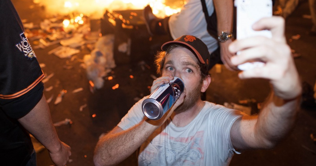 Selfitis: El Impacto de los Selfies y Qué Hacer en Madrid 2 selfitis el impacto de los selfies y que hacer en madrid