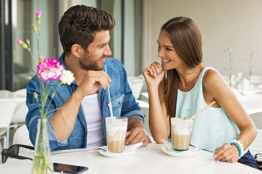 Señales CLARAS de que le GUSTAS a una MUJER - ¡Descúbrelas! 2 senales claras de que le gustas a una mujer descubrelas