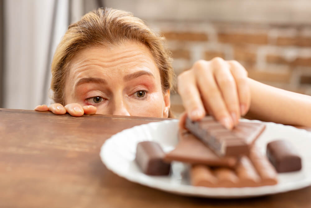 Serotonina y CHOCOLATE: ¡Descubre sus EFECTOS en tu CEREBRO! 2 serotonina y chocolate descubre sus efectos en tu cerebro