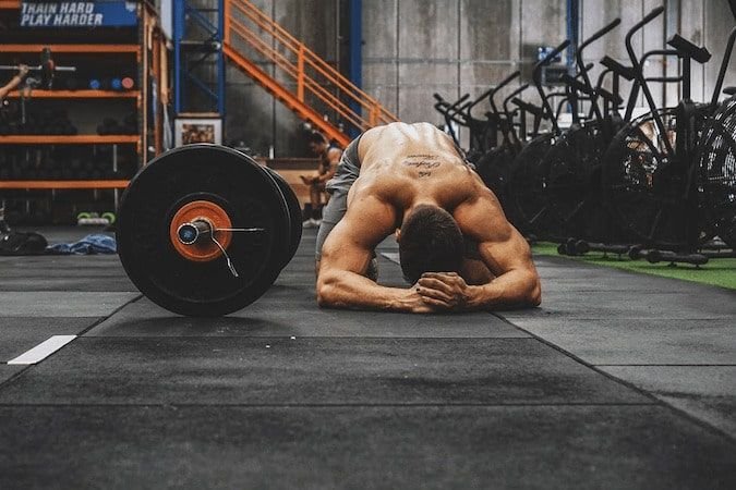 Sobreentrenamiento: SÍNTOMAS y Causas que Debes Conocer 2 sobreentrenamiento sintomas y causas que debes conocer