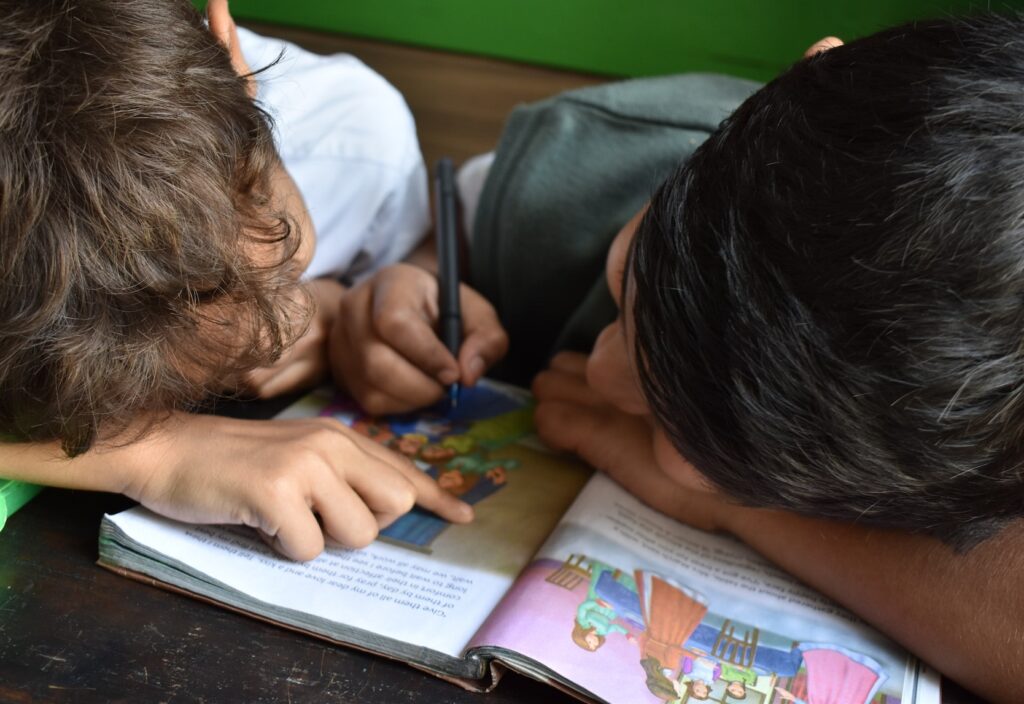 SOCIOCONSTRUCTIVISMO en la EDUCACIÓN - Aprende a TRANSFORMAR 2 socioconstructivismo en la educacion aprende a transformar