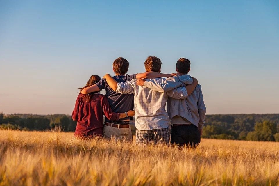 TIPOS DE AMISTAD según ARISTÓTELES: ¡Descubre los 3 Claves! 11 tipos de amistad segun aristoteles descubre los 3 claves