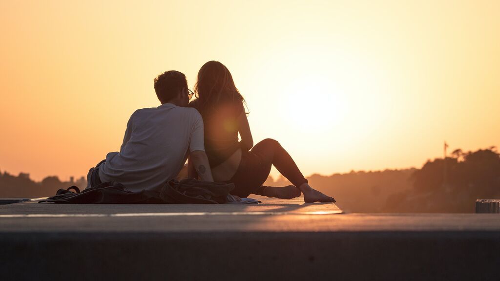 tontear con alguien teniendo pareja es infidelidad o no