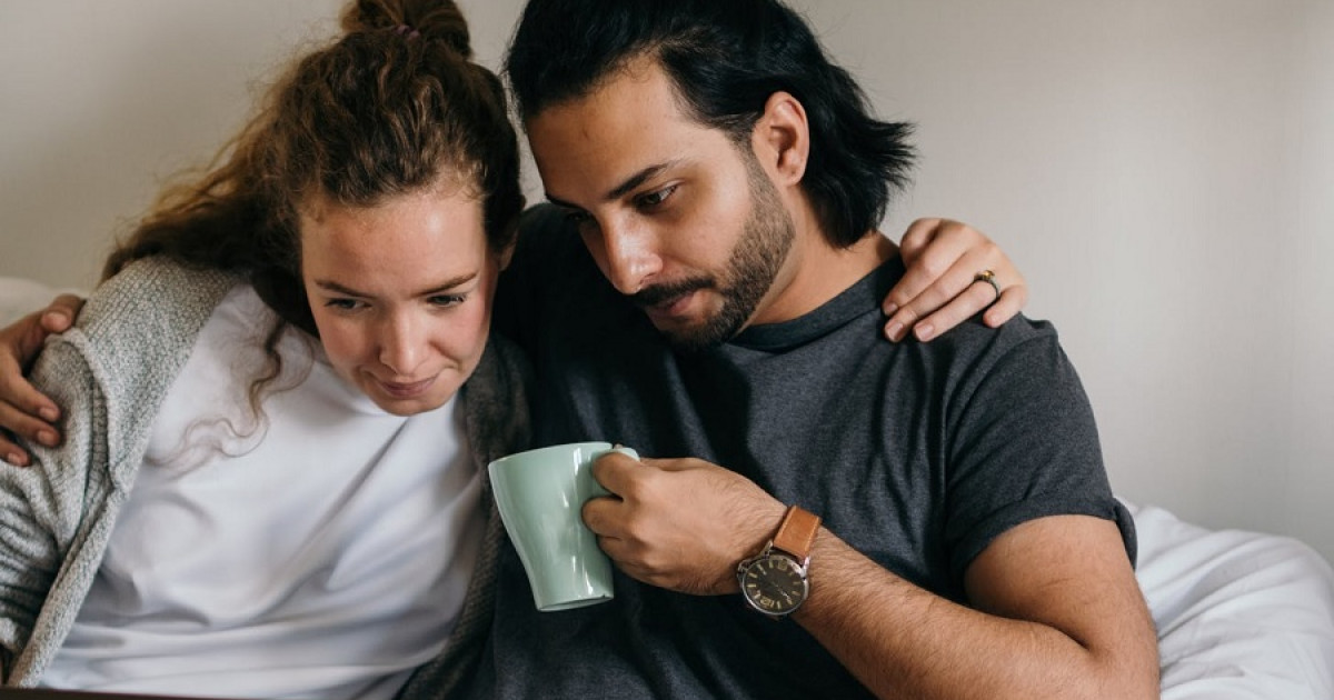 VACIÓ EMOCIONAL en la PAREJA - Identifica el AMOR VACÍO 2 vacio emocional en la pareja identifica el amor vacio